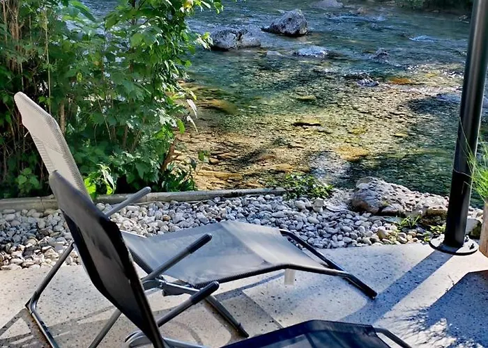Riverside Guesthouse